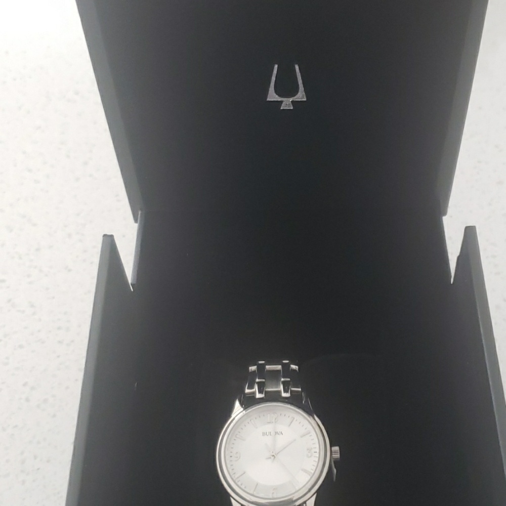 Watch - Picture 2 of 4